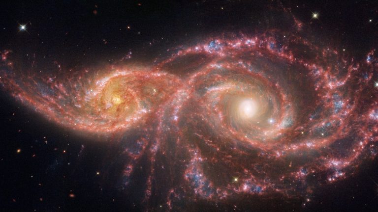 webb-and-hubble-telescopes-provide-a-preview-to-galactic-can_tyxb