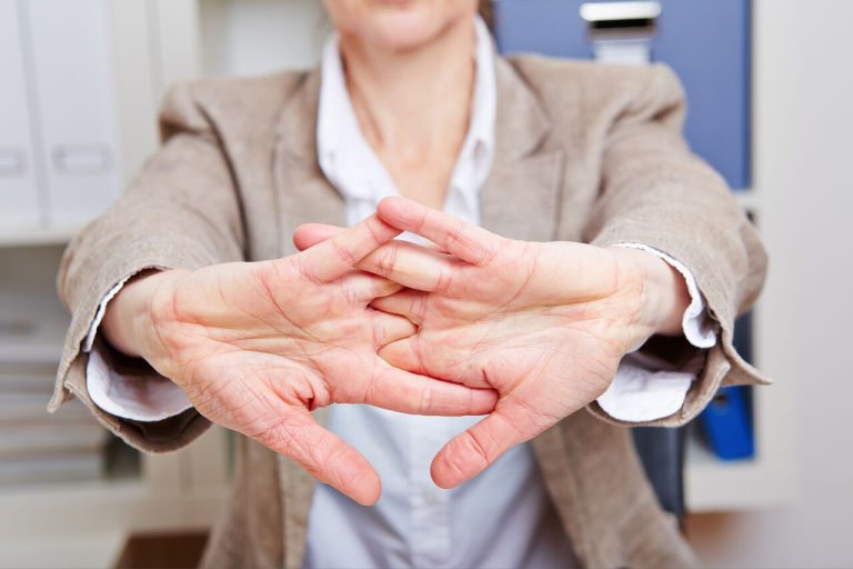 cracking_knuckles_oct2018_large